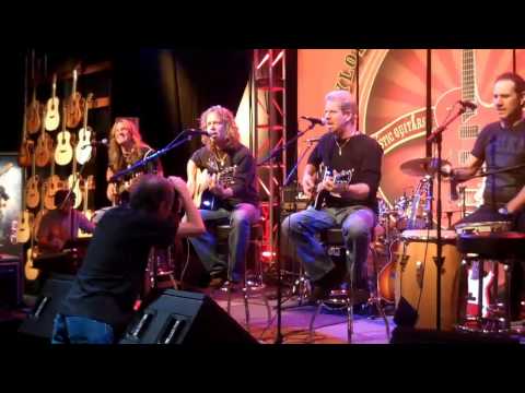 Night Ranger NAMM 2010 Taylor Guitars Soundcheck.