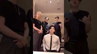 [세븐틴 95&amp;🐯] 가뜩이나 섹시한데 저 미국인 가사 알면서도 저러고 있다는 게 사람 미치게 함