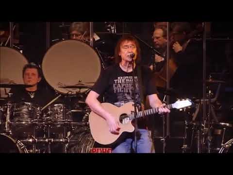 Puhdys - Wenn Ein Mensch Lebt 2009 (Live) - YouTube
