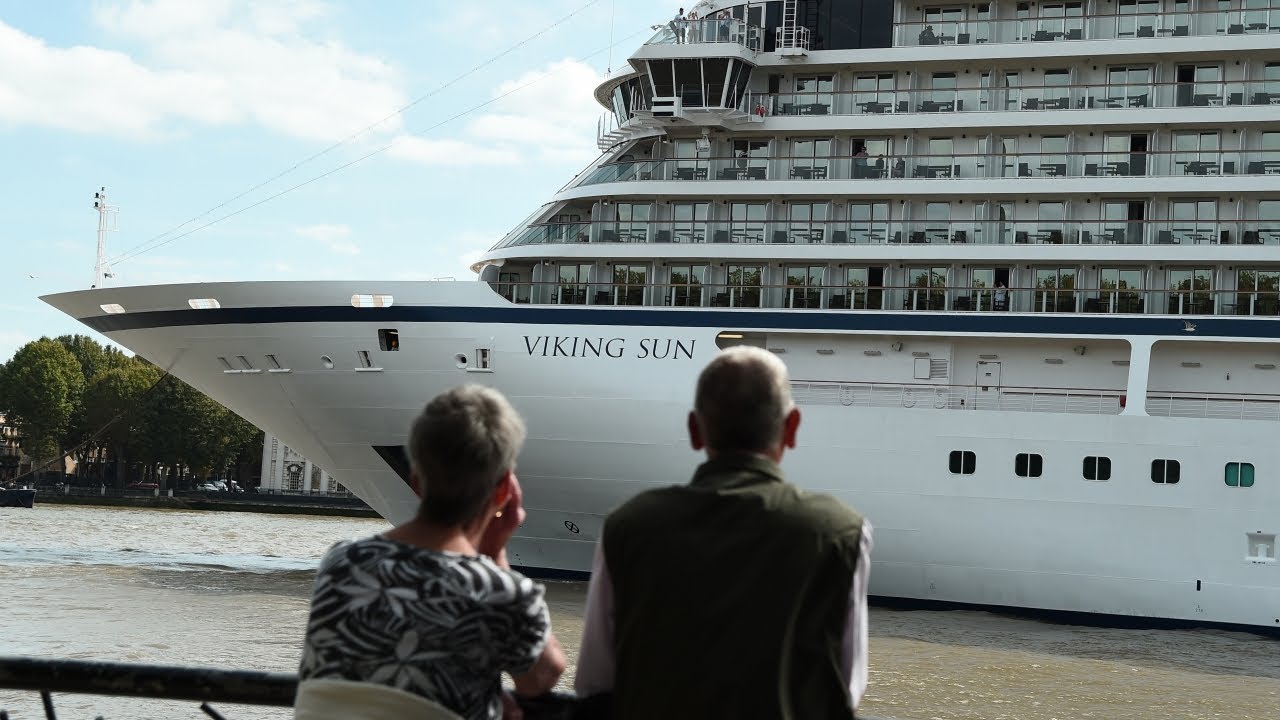 World's longest cruise sets sail