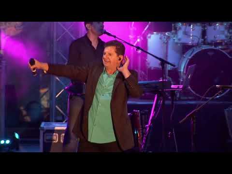 E Bom e Bom, ao vivo na Festa do Santissimo Secramento em NB Massachusetts