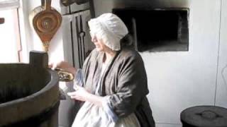 preview picture of video 'Making Cocoa in Colonial Williamsburg'