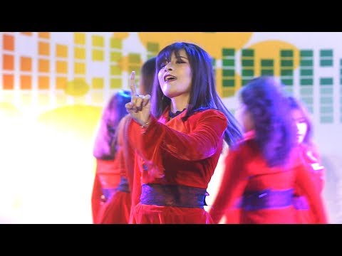 171209 Morpheus cover DreamCatcher (Nana as Siyeon) - Intro & 날아올라 (Fly High) @ The outdoor plaza