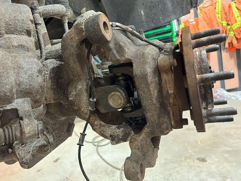2011 Dodge Ram 3500 6.7L Diesel Front Axle U-Joint Replacement