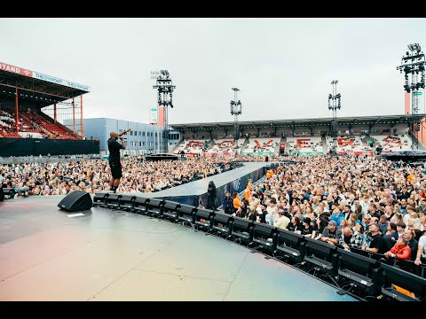 That time the BIGGEST BAND in the WORLD closed the SHOW for Chiedu Oraka Pt 1 @coldplay