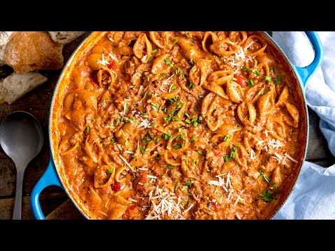 Simple One Pan Bolognese Pasta That's Ready In 30 Mins!
