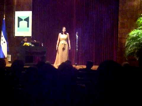 Mezzo-soprano Melina Pineda