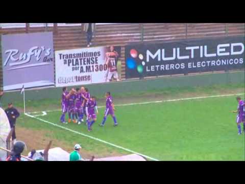 Renso Perez anota el primer tanto violeta en la B