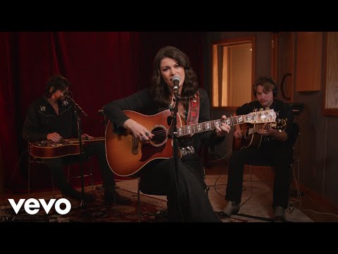 Mae Estes - Moon Over Georgia (Acoustic Sessions)