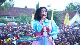 Download lagu BAGAIKAN LANGIT DAN BUMI AYU ARSITA NEW PALLAPA LIVE KARABAN PATI mp3 Download lagu BAGAIKAN LANGIT DAN BUMI AYU ARSITA NEW PALLAPA LIVE KARABAN PATI mp3