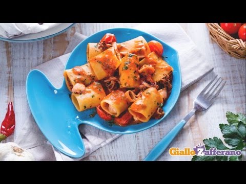 Paccheri al sugo di calamari