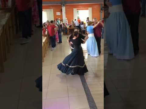 nos idosos de Cruzeiro do Iguaçu no Paraná.Brasil. #shotrs #baile #dancarinos #dança #dance