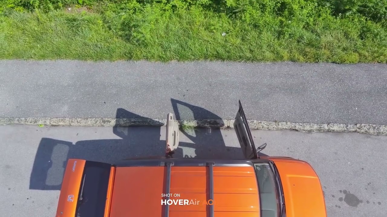 HOVERAir AQUA Upward Tilt from Car to Mountains - YouTube