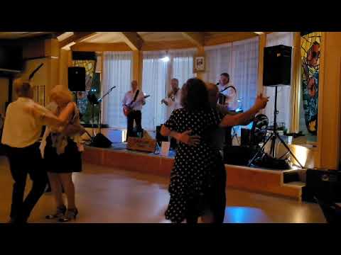 Sparkling Tones ( The Chicken Song)