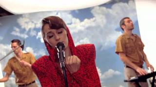 City of Music: Yelle performs "C'est Pas Une Vie"