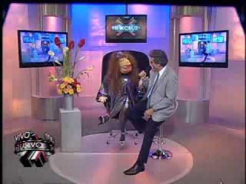 SuperXclusivo 11/5/09 - Romance entre Luis Enrique y Nicole Chacón