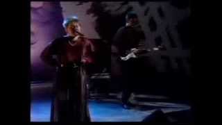 Cocteau Twins - Spangle Maker + Pearly Dewdrops&#39; Drops - live BBC OGWT, 1984