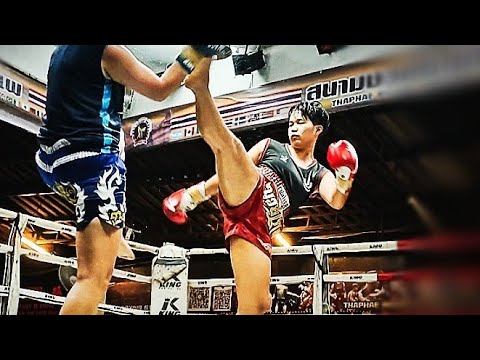 THESE 2 STRONG THAI GIRLS DIDN'T COME TO PLAY AROUND, MUAY THAI IN CHIANG MAI THAILAND!