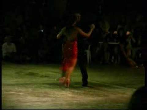  Javier Rodriguez  and  Geraldine Rojas  are  dancing  to  the  tango  "  Los Mareados  "