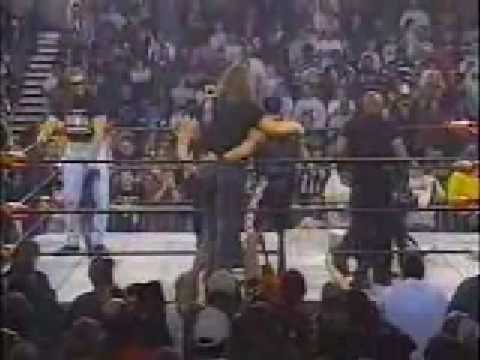 Bagwell Joins NWO (11 25 96)