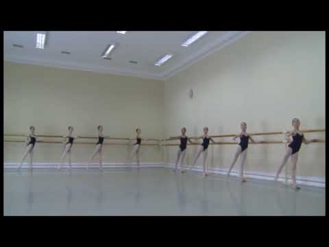 Método Vaganova 2 série: Barra - Tendu e Jeté