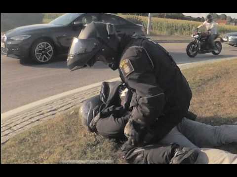 Unmarked Police motorcycle catches biker without a license in Southern Sweden