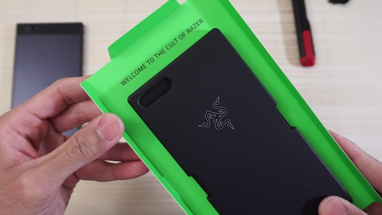 Razer Phone Rugged Case - Unboxing and Review! (4K)