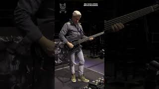 Mike Gordon of Phish showing off his Meowdulator in his new rig rundown!  #phish
