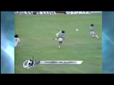 Narciso Doval (Fluminense) - 17/07/1977 - Fluminense 3x1 Volta Redonda - 2 gols
