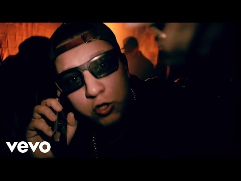 Young Kira - Motorola Razr (Auf Achse)