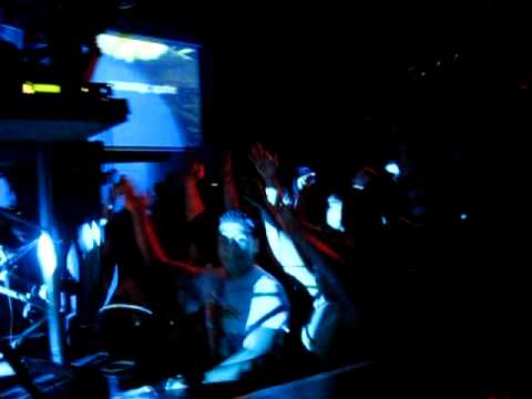 System F - Out of the Blue (Laidback Luke Remix) / Cosmic Gate @ Circus [06.05.2010]