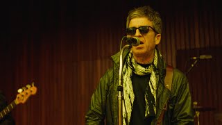 Musik-Video-Miniaturansicht zu Council Skies Songtext von Noel Gallagher's High Flying Birds