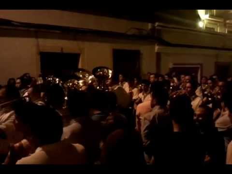 download lagu mp3 mp4 Una Madre En La Ciudad, download lagu Una Madre En La Ciudad gratis, unduh video klip Una Madre En La Ciudad