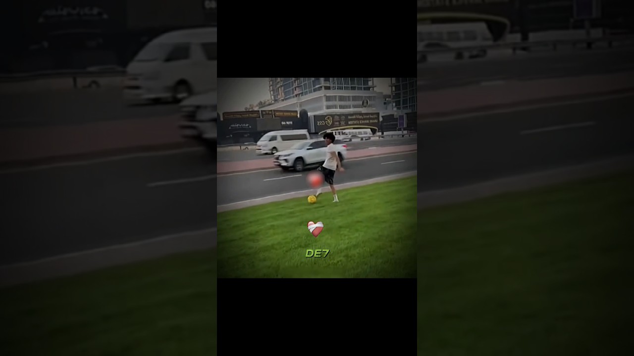 Bro faked the bus 😂😂 #football #viralvideo #trending