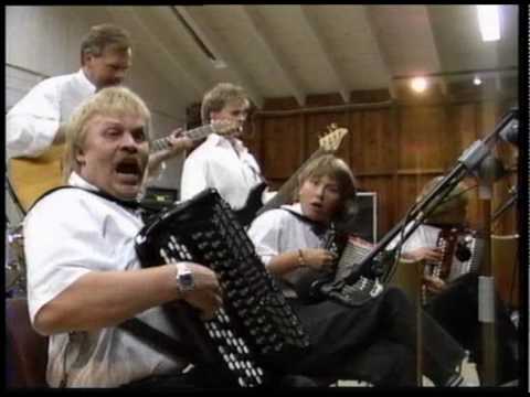 BMF 1992 - Anitas gammeldansorkester med Håvard Lien.flv