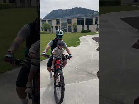 der SHOTGUN Pro Kindersitz! Ein MUST HAVE wenn du Kids hast!