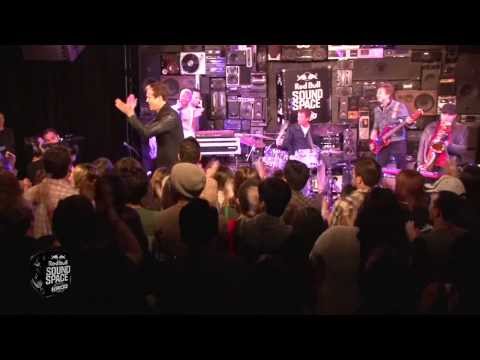 Fitz & The Tantrums - MoneyGrabber [In The Red Bull Sound Space at KROQ]