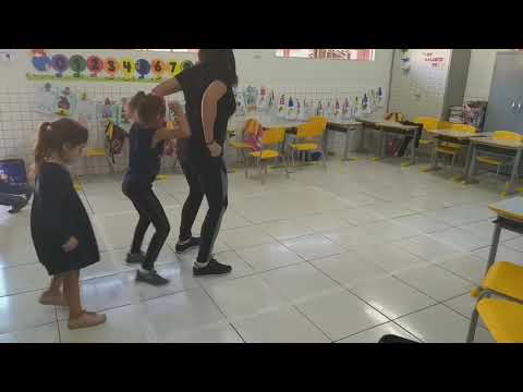 Minue Minue me gusta la dance com tia Carla💕 Amarelinha Africana 💕