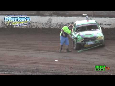Modified Production: Mark Carlin and Jess Raymont Crash - Maryborough Speedway
