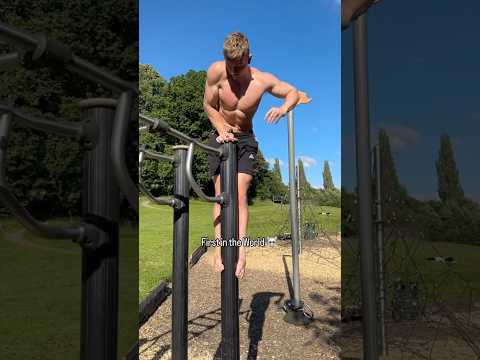 Do you think this is real 😱/ one hand muscle up #muscleup #calisthenics #workout #pullups #shorts