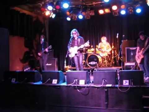 Ash Archer & The Spitfires - The Radio Saved My Life Tonight (Live @ The Espy Gershwin)