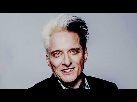 Sandow - Bela B singt "Born in the GDR"