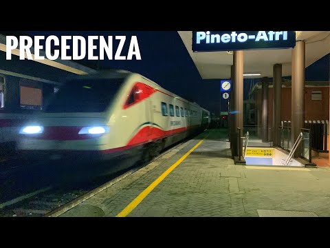 L'INTERCITY 614 dà precedenza al FRECCIABIANCA 8828 LECCE - VENEZIA | @PINETO-ATRI