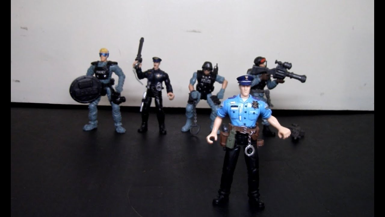 Toys R Us True Heroes Police Action Figures Part 2 of 2