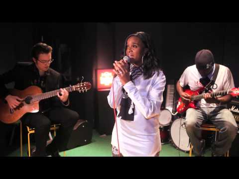 Lady Chann - Feel Calm (LIVE @ RED BULL STUDIO) [@LadyChann @Linkuptv] | Link Up TV