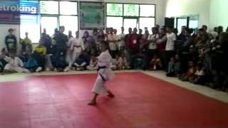 preview picture of video 'Gabby Karate Kata Kejurda Palu 2015   01'