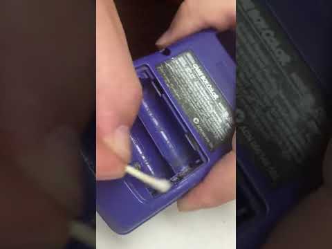 Can DKOldies Fix This Broken Gameboy?
