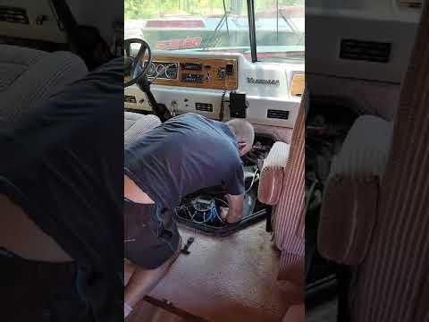 Old School Engine Timing, Chevrolet P30 Motorhome Tune Up, 454. #chevrolet #454 #automechanic