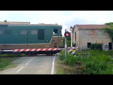 Passaggio a livello Calamandrana (AT) regione Boidi - Level crossing - Bahnübergang