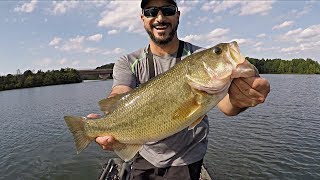 SKINNY Worms Catch FAT Bass (Late Summer Finesse Bass Fishing)